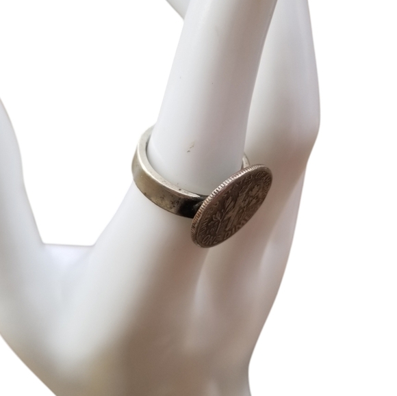 VINTAGE 1973 DIME RING WITH PEWTER BAND SIZE 7 - Picture 2 of 7